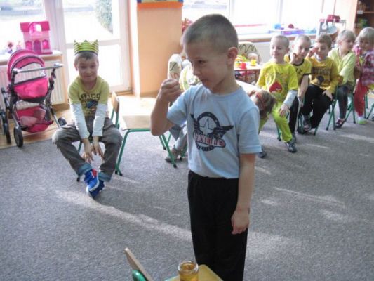 Grafika #26: 23.02.2015 - Dzień Miodu