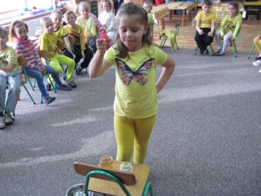 Grafika #27: 23.02.2015 - Dzień Miodu