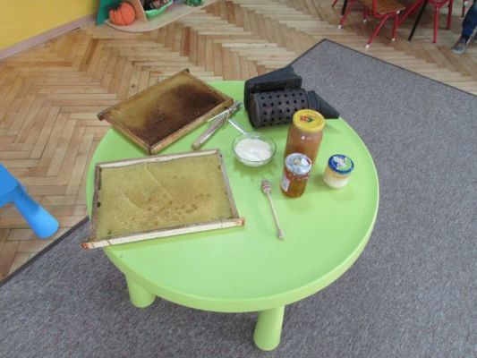 Grafika #38: 23.02.2015 - Dzień Miodu