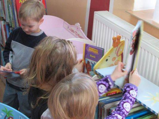 Grafika #11: 20.02.2015 - Z wizytą w Bibliotece Gminnej