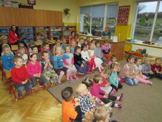 Grafika #2: 18.12.2014 - Przedstawienie teatralne pt. "Święta tuż, tuż"