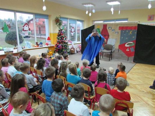 Grafika #8: 18.12.2014 - Przedstawienie teatralne pt. "Święta tuż, tuż"