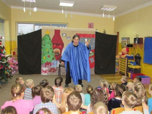 Grafika #13: 18.12.2014 - Przedstawienie teatralne pt. "Święta tuż, tuż"