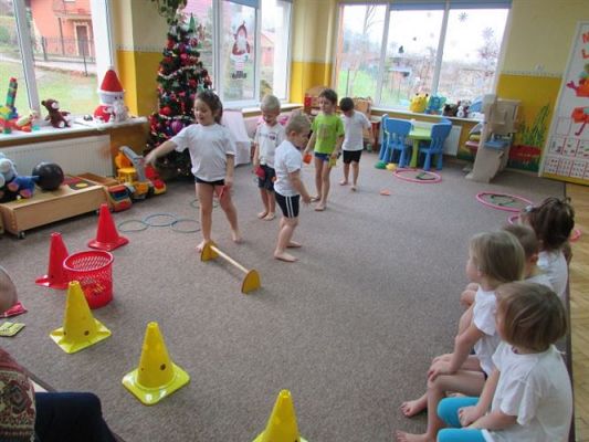 Grafika #16: 17.12.2014 - Zabawy ruchowe w gr.I