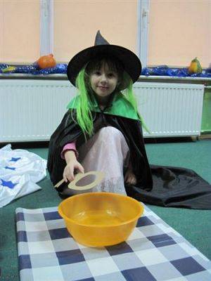 Grafika #28: 28.11.2014 - Andrzejki - wróżby i zabawy w grupach