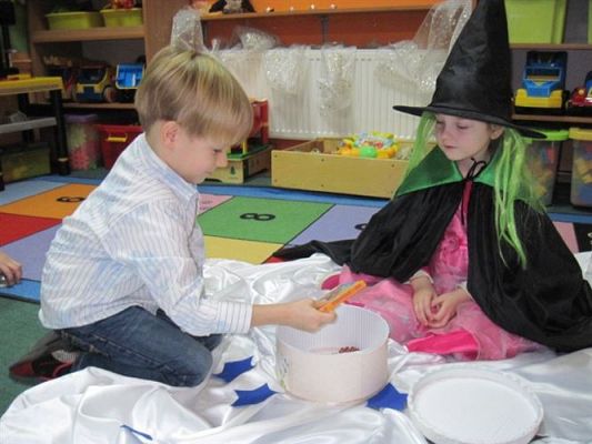 Grafika #42: 28.11.2014 - Andrzejki - wróżby i zabawy w grupach