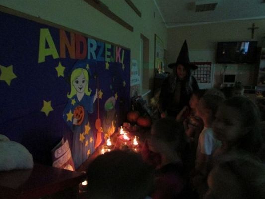 Grafika #56: 28.11.2014 - Andrzejki - wróżby i zabawy w grupach