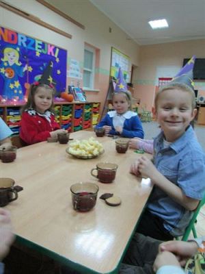 Grafika #71: 28.11.2014 - Andrzejki - wróżby i zabawy w grupach