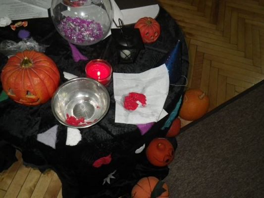 Grafika #19: 28.11.2014 - Andrzejki - wróżby i zabawy w grupach