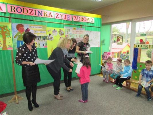 Grafika #49: 20.11.2014 - Rozstrzygnięcie rodzinnego konkursu plastycznego pn. ,, Moja rodzinka żyje zdrowo"