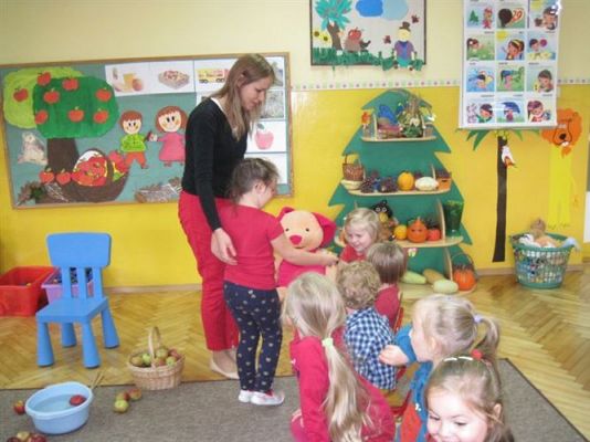 Grafika #2: 30.09.2014 -Kolorowy Dzień Jabłka