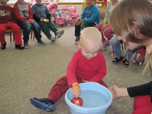 Grafika #4: 30.09.2014 -Kolorowy Dzień Jabłka