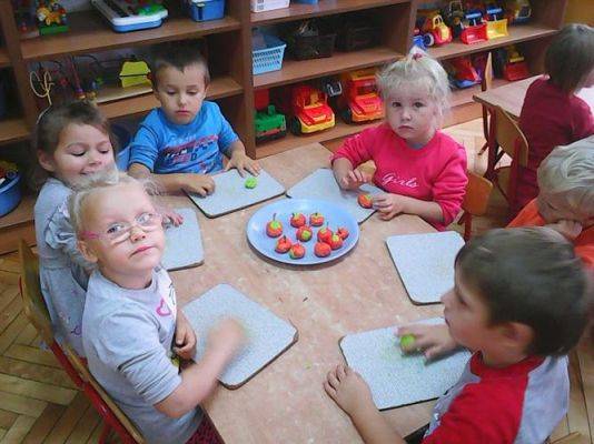 Grafika #85: 30.09.2014 -Kolorowy Dzień Jabłka