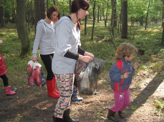Grafika #73: 19.09.2014 - Wycieczka do lasu w ramach akcji "Sprzątanie Świata"