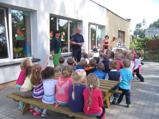Grafika #2: 16.09.2014 - Spotkanie z policjantem - "Jestem bezpieczny na drodze"