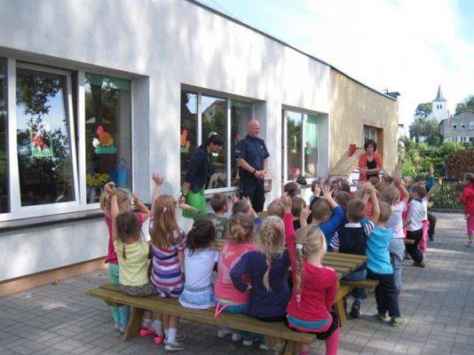 Grafika #3: 16.09.2014 - Spotkanie z policjantem - "Jestem bezpieczny na drodze"