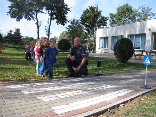 Grafika #13: 16.09.2014 - Spotkanie z policjantem - "Jestem bezpieczny na drodze"