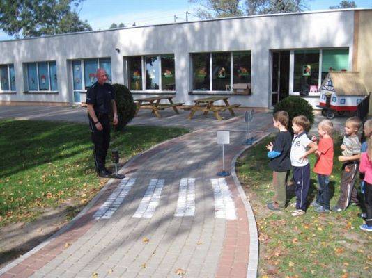 Grafika #21: 16.09.2014 - Spotkanie z policjantem - "Jestem bezpieczny na drodze"