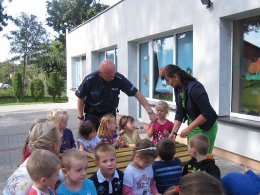 Grafika #40: 16.09.2014 - Spotkanie z policjantem - "Jestem bezpieczny na drodze"