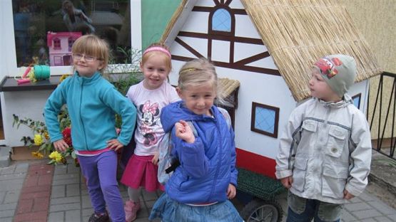 Grafika #16: 08.09.2014 - Zabawy w ogrodzie przedszkolnym