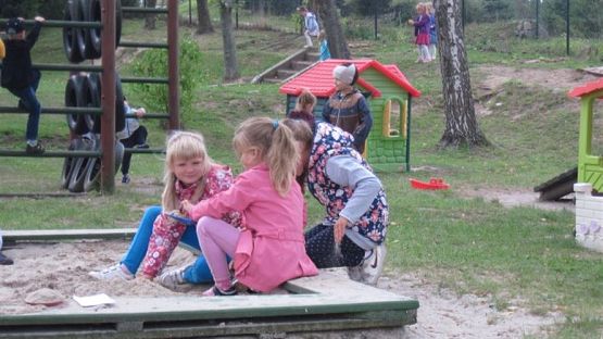 Grafika #19: 08.09.2014 - Zabawy w ogrodzie przedszkolnym