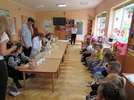 Grafika #7: 16.06.2016 Klub Młodego Odkrywcy w naszym przedszkolu