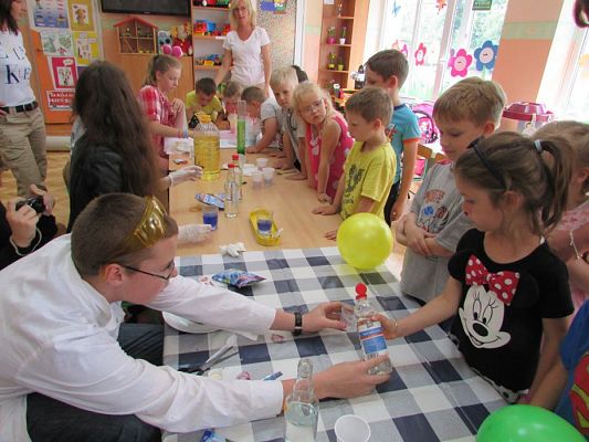 Grafika #28: 16.06.2016 Klub Młodego Odkrywcy w naszym przedszkolu