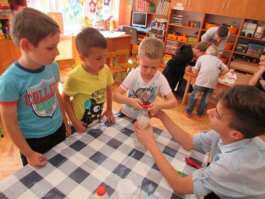 Grafika #43: 16.06.2016 Klub Młodego Odkrywcy w naszym przedszkolu