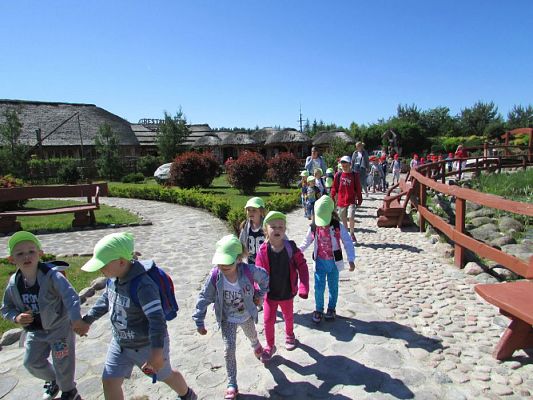 Grafika #8: 07.06.2016 Wycieczka gr. II i III do Parku Dinozaurów cz. II