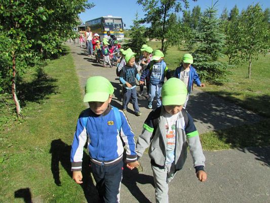 Grafika #2: 07.06.2016 Wycieczka gr. II i III do Parku Dinozaurów cz. I