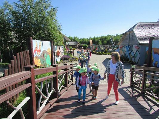 Grafika #11: 07.06.2016 Wycieczka gr. II i III do Parku Dinozaurów cz. I