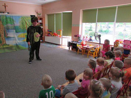 Grafika #3: 30.05.2016 Przedstawienie pt."Dino-nowy przyjaciel"