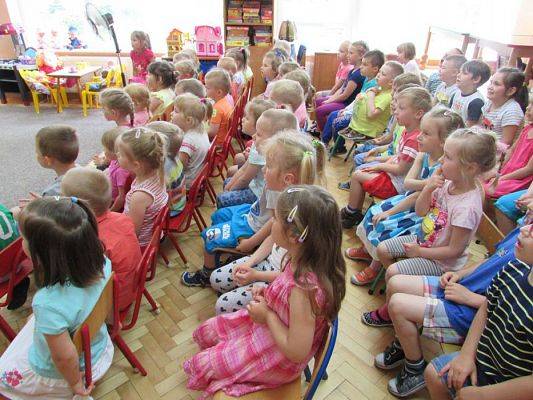 Grafika #4: 30.05.2016 Przedstawienie pt."Dino-nowy przyjaciel"