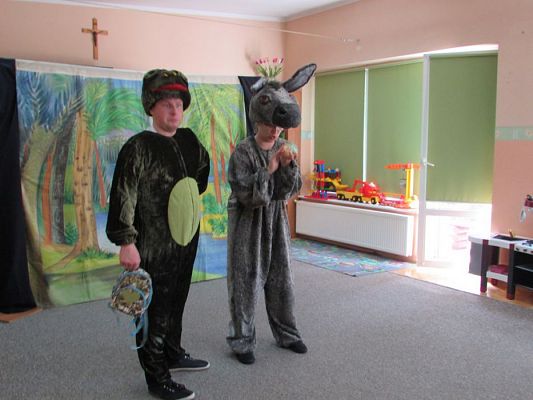 Grafika #7: 30.05.2016 Przedstawienie pt."Dino-nowy przyjaciel"