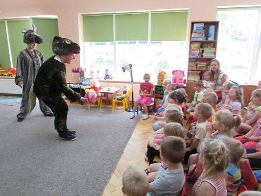 Grafika #11: 30.05.2016 Przedstawienie pt."Dino-nowy przyjaciel"