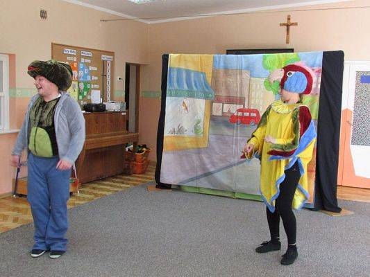 Grafika #22: 30.05.2016 Przedstawienie pt."Dino-nowy przyjaciel"