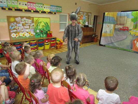 Grafika #34: 30.05.2016 Przedstawienie pt."Dino-nowy przyjaciel"