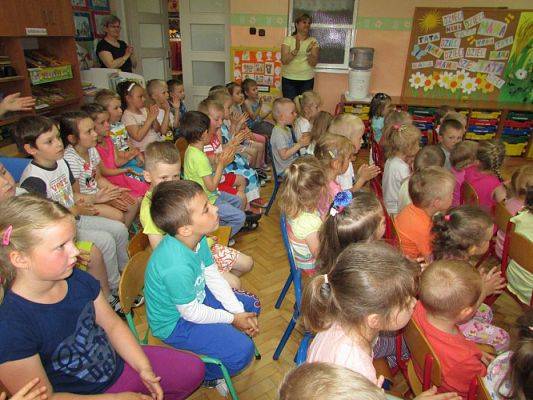 Grafika #40: 30.05.2016 Przedstawienie pt."Dino-nowy przyjaciel"