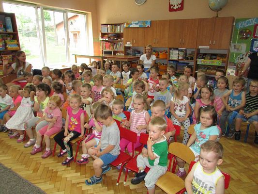 Grafika #46: 30.05.2016 Przedstawienie pt."Dino-nowy przyjaciel"