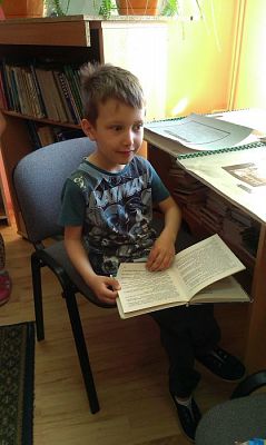 Grafika #2: 10.05.2016 Starszaki z wizytą w bibliotece w Wicku