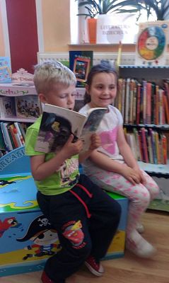 Grafika #7: 10.05.2016 Starszaki z wizytą w bibliotece w Wicku