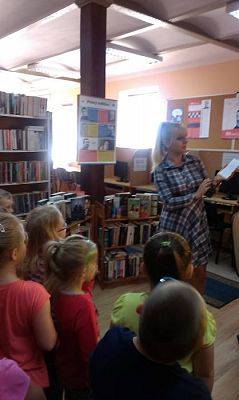 Grafika #10: 10.05.2016 Starszaki z wizytą w bibliotece w Wicku