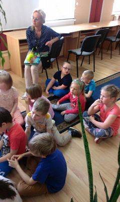 Grafika #14: 10.05.2016 Starszaki z wizytą w bibliotece w Wicku