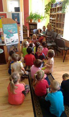 Grafika #17: 10.05.2016 Starszaki z wizytą w bibliotece w Wicku