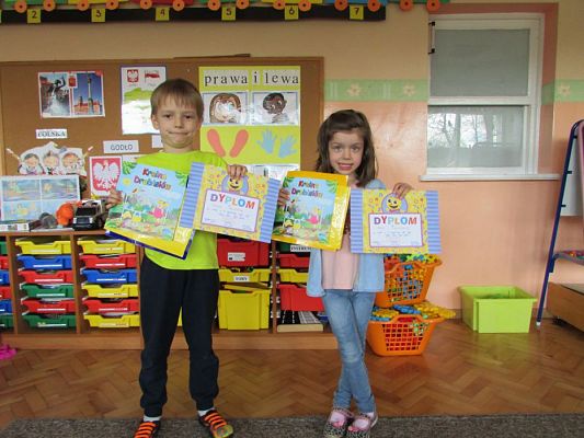 Grafika #6: 29.04.2016 Podsumowanie zajęć w gr.III "Prawa i lewa ręka"