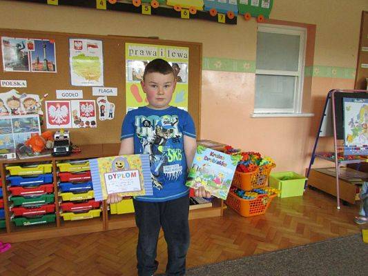 Grafika #8: 29.04.2016 Podsumowanie zajęć w gr.III "Prawa i lewa ręka"