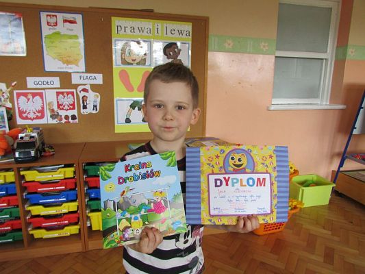 Grafika #10: 29.04.2016 Podsumowanie zajęć w gr.III "Prawa i lewa ręka"