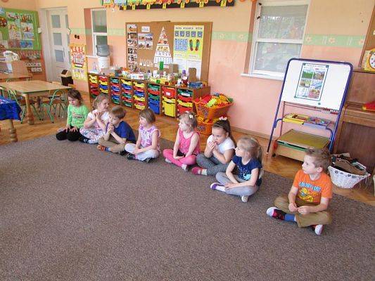 Grafika #6: 15.04.2016 Zakończenie zajęć pt."Nauka wiązania butów"