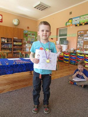 Grafika #18: 15.04.2016 Zakończenie zajęć pt."Nauka wiązania butów"