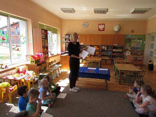 Grafika #19: 15.04.2016 Zakończenie zajęć pt."Nauka wiązania butów"